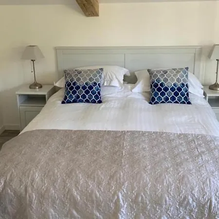 Peaceful Nr Eymet With Private Pool And Views